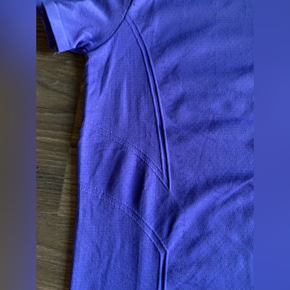 NWT NIKE Dri-Fit ADV Aura Slim Fit Short Sleeve Top - Picture 5 of 8